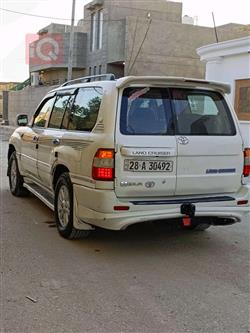 تۆیۆتا لاند کروزەر
